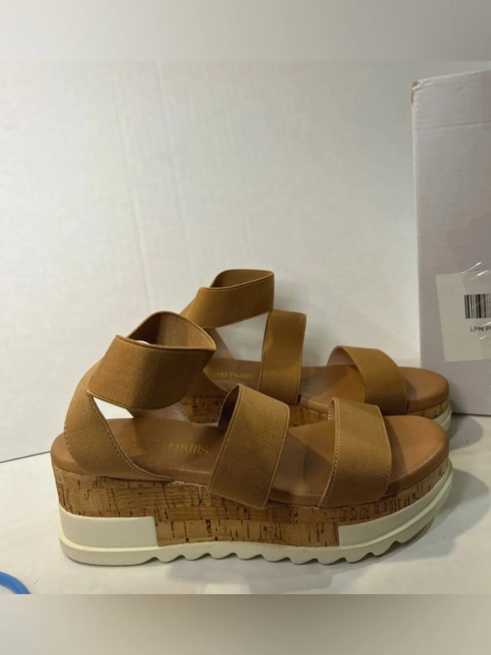 Pairs womens Platform size 6